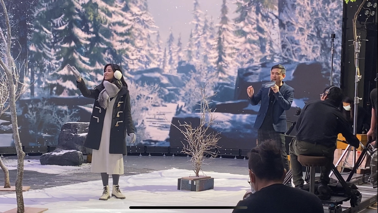 VR彩票以ALED先進顯屏技術，與金馬獎視覺特效團隊「再現影像」攜手合作打造LED虛擬攝影棚，提供沉浸式表演體驗，並精簡拍攝成本與時間