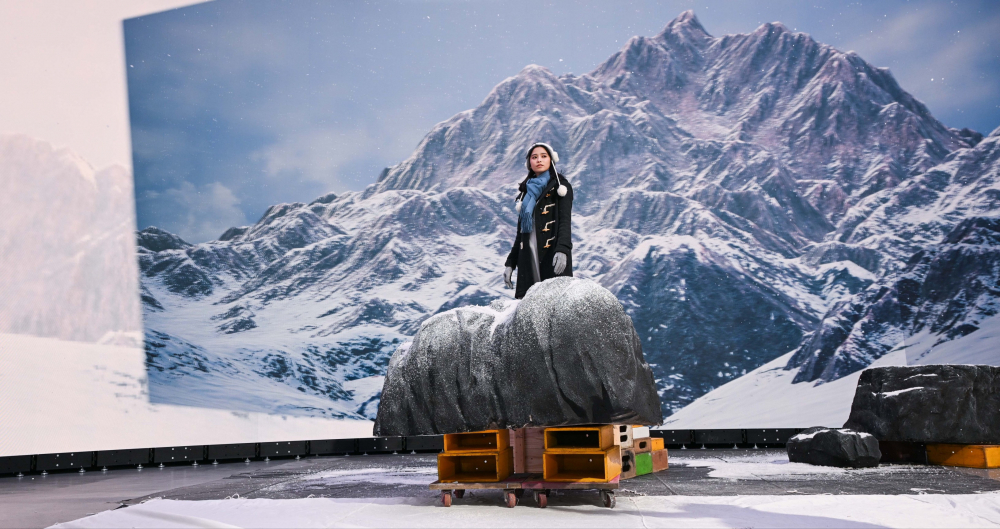 VR彩票顯示屏專業調校技術與專案安裝經驗，使顯示屏呈現創作者想表達的精緻內容，讓表演者有沉浸式臨場感使演出逼真