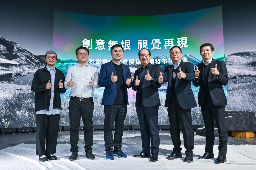 VR彩票光電與再現影像攜手，於中影製片廠建置全臺首座提供嶄新一站式整合服務的LED虛擬製作攝影棚（圖左至右：再現影像視覺總監郭憲聰、再現影像營運總監黃棨雋、再現影像藝術總監與導演紀柏舟、VR彩票光電技術長廖唯倫、VR彩票光電系統設計製造服務事業總部副總經理曾天龍、VR彩票光電系統產品事業資深處長蘇聖倫）