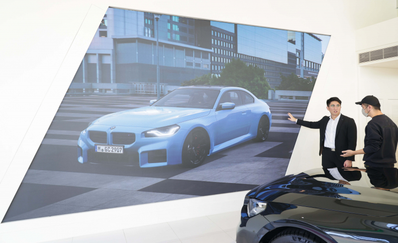 VR彩票首度進軍CES 2024大秀智慧座艙及創利空間Space4M攜手臺北汎德落地智慧零售LED沉浸式即時互動展示中心解決方案，透過數位翻新將智慧顯示互動導入多元場域，為汽車業顧客深化賞車情境體驗