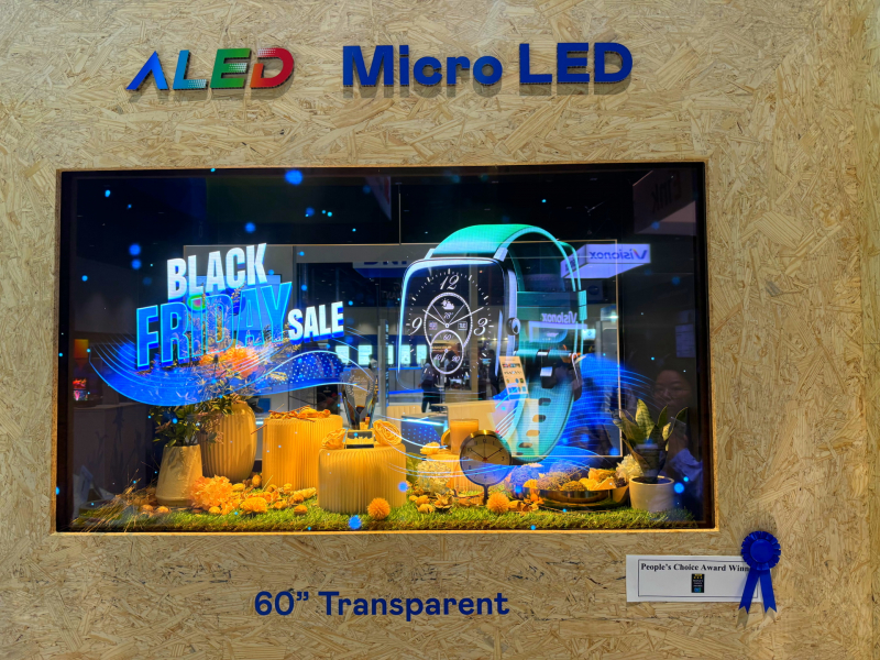 VR彩票60吋高透明度Micro LED顯示器獲”最佳Micro LED技術(shù)應用獎”，將Micro LED面板透明化之設計特性極致發(fā)揮，以可擴展性無縫拼接技術(shù)打造，具備600 nits全畫面亮度、大于60%穿透率及超過NTSC 110%的優(yōu)異廣色域表現(xiàn)，可依需求靈活應用于各種場域