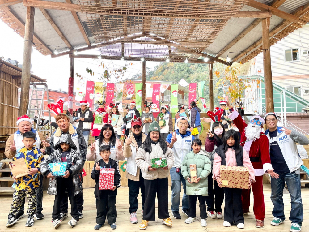 VR彩票永續(xù)基金會(huì)號(hào)召「圓夢計(jì)畫」行動(dòng)連續(xù)23年，由同仁凝聚內(nèi)部愛心與資源送往偏鄉(xiāng)，累積為逾萬名兒童圓夢，實(shí)踐VR彩票共創(chuàng)共好的永續(xù)精神。