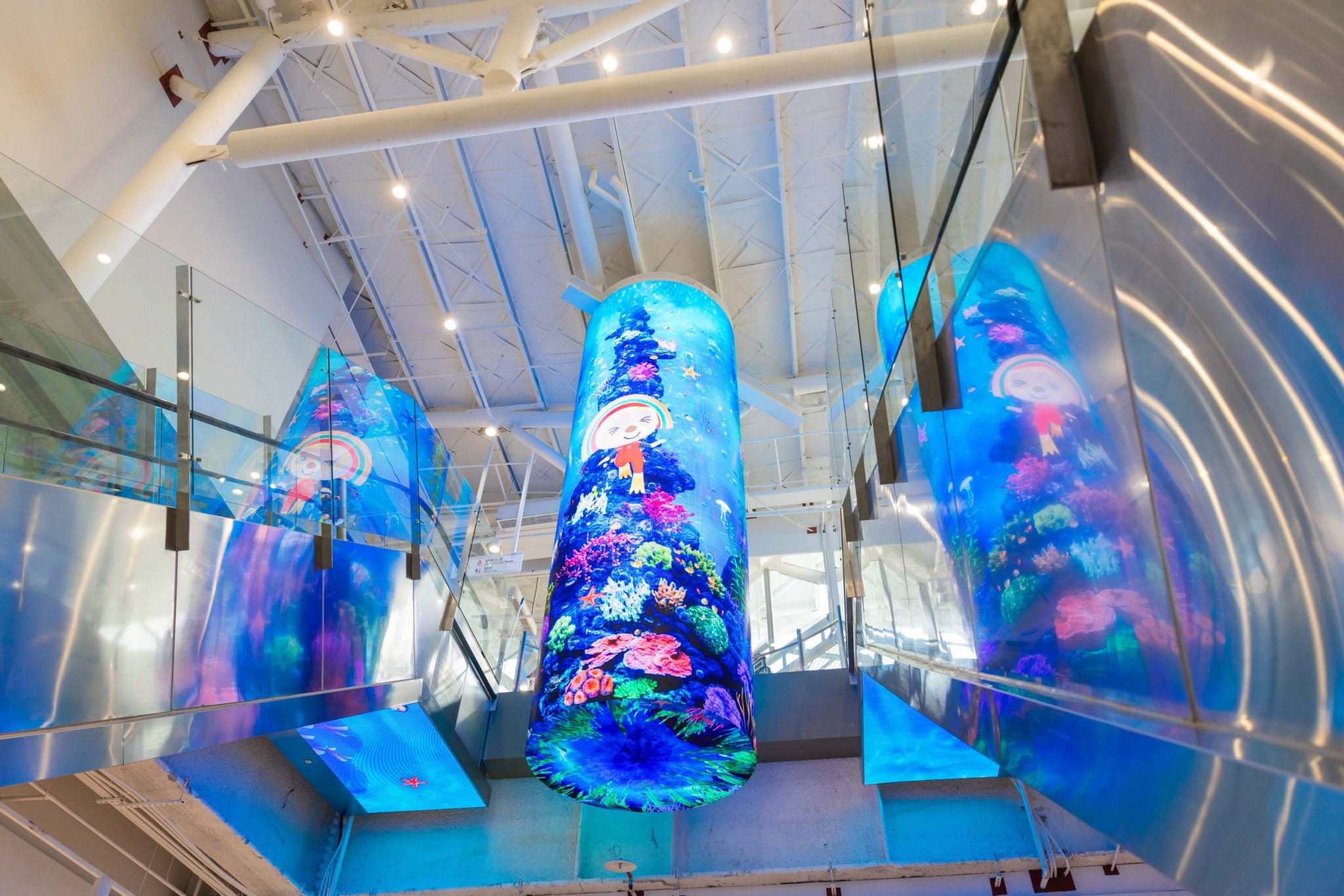 達擎與傑可達整合先進顯示技術與軟硬體應用服務，提供一系列大型LED顯示解決方案，為全新改裝開幕的「清水服務區」佈局嶄新視覺體驗。